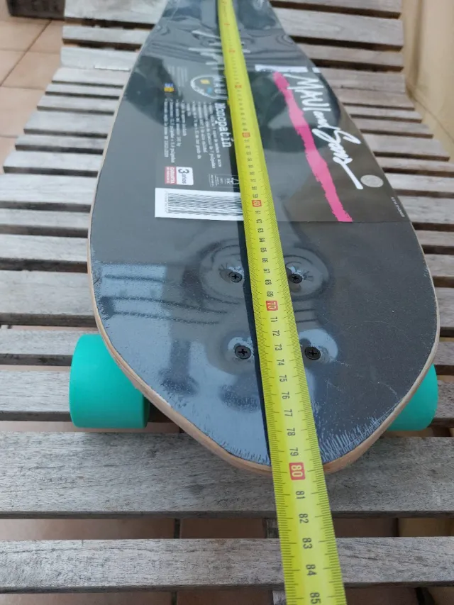 Skate NUEVO Maui and Sons