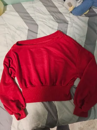 Sudadera corta asimétrica roja