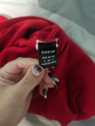 Sudadera corta asimétrica roja