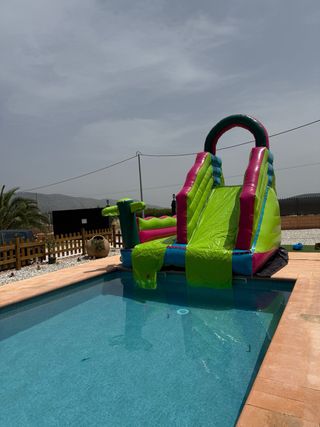 Alquiler Colchoneta acuática tobogán y deslizador.