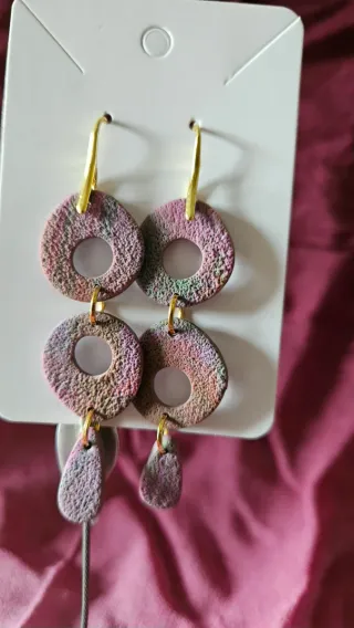 Pendientes largos aro y lágrima multicolor