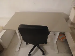 Escritorio blanco metálico+sea +brazo ordenador