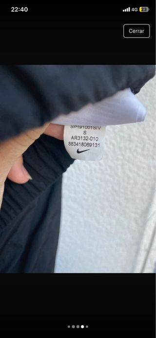 Chaqueta Nike Swoosh Negra y Blanca