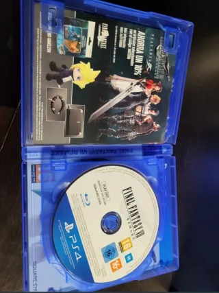 Final Fantasy VII Remake PS4 Deluxe Edition