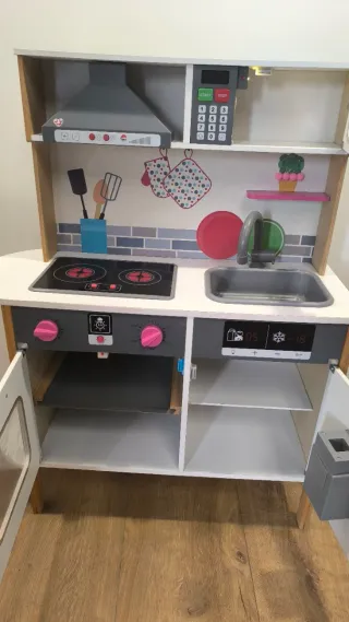 Cocina de juguete de madera