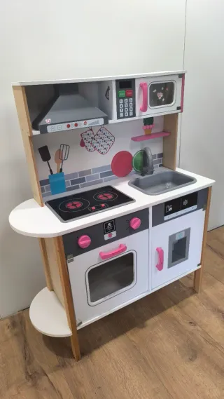 Cocina de juguete de madera