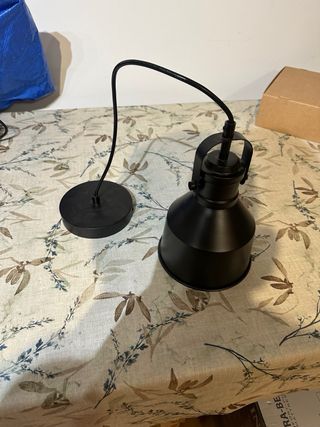 Lámpara de techo negra de metal