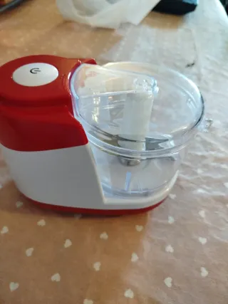 Tritatutto elettrico Girmi rosso/bianco