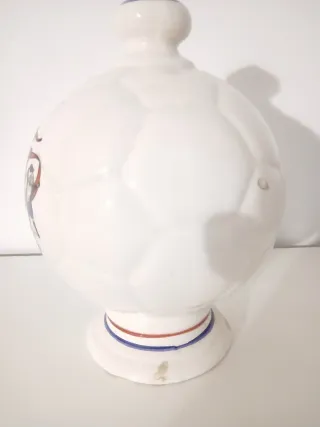 Porta monete FC Barcelona in ceramica a forma di pallone da calcio