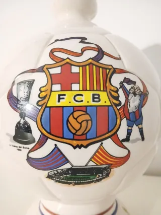 Porta monete FC Barcelona in ceramica a forma di pallone da calcio