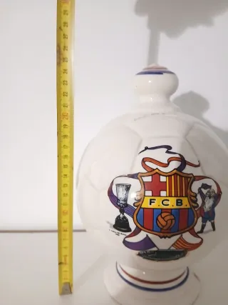 Porta monete FC Barcelona in ceramica a forma di pallone da calcio