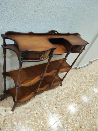 Mueble consola de madera antiguo