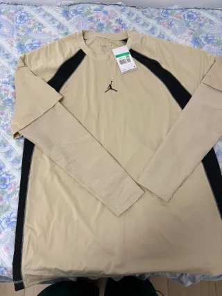 Camiseta Jordan Manga Larga Beige
