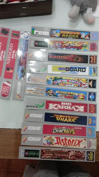 Cajas y etiquetas de juegos