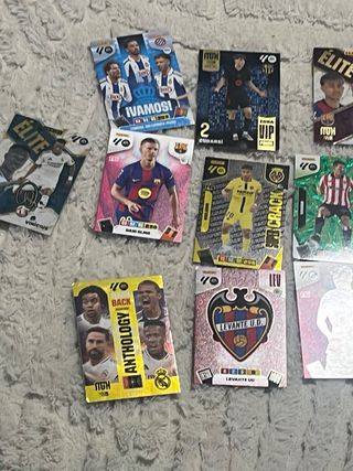Cromos de fútbol variados