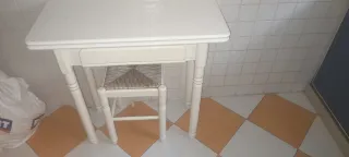 Mesa cocina abatible y taburete madera