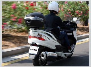 Baúl para moto SHAD negro