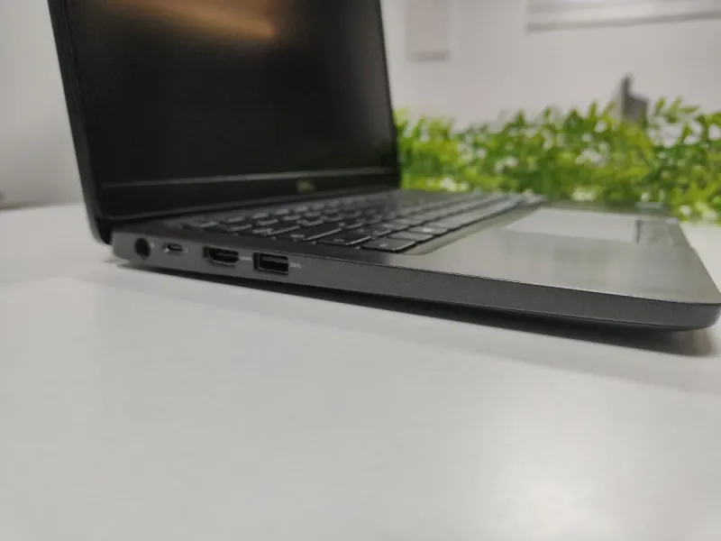 Portátil Dell Latitude 5300. Reacondicionado afbeelding 3