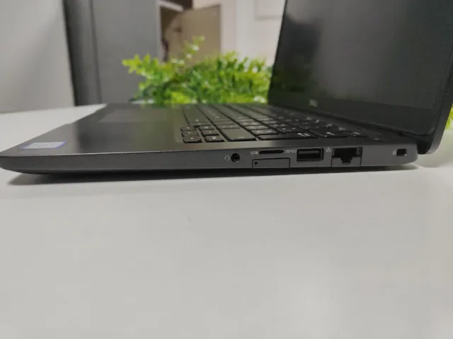 Portátil Dell Latitude 5300. Reacondicionado