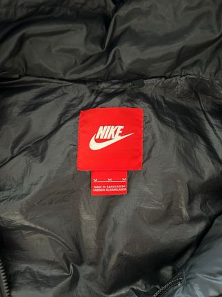 Abrigo Plumas Ligero Nike Negro Mujer