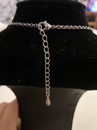 Collar Acero Floral Detalle Cristal Verde