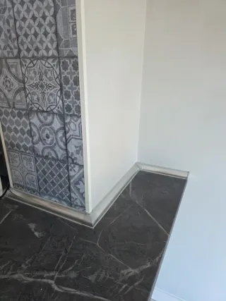 Muebles de cocina y encimera imitacion mármol