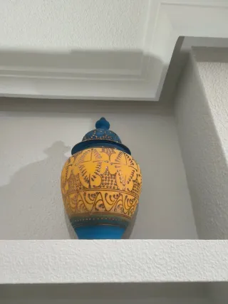 Jarrón decorativo cerámica azul y amarillo