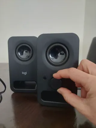 Altavoces Logitech Z150 6W. Aún en garantía.