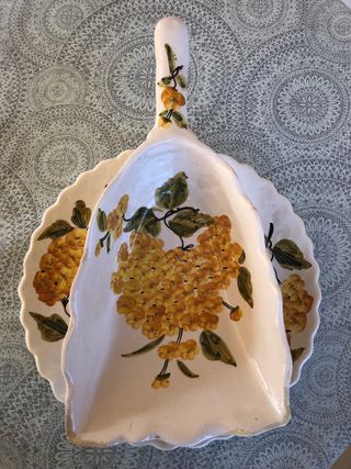 Fuente cerámica vintage flores amarillas