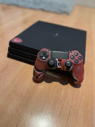 PS4 Pro Sony Negra + Mando en buen estado