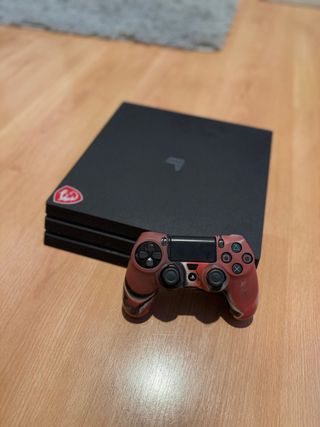 PS4 Pro Sony Negra + Mando en buen estado