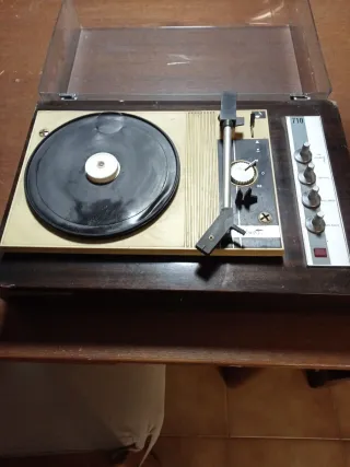 Tocadiscos Stibert 710