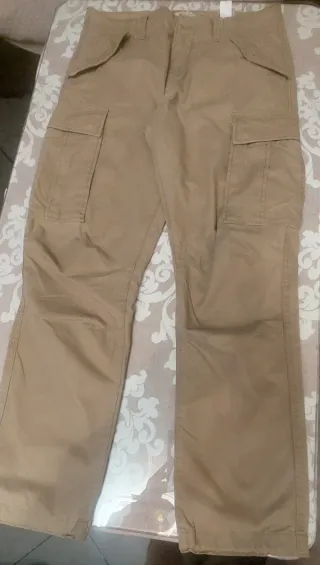Pantalón cargo H&M caqui talla 32