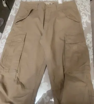 Pantalón cargo H&M caqui talla 32