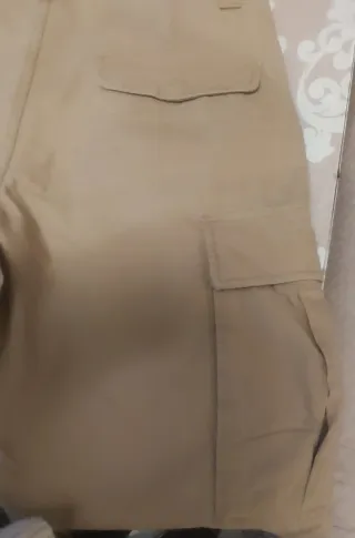 Pantalón cargo H&M caqui talla 32
