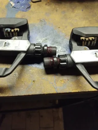 Coppia pedali bici da corsa