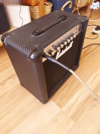 Amplificador Marshall MG15CFR