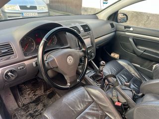 Volkswagen Golf 2004