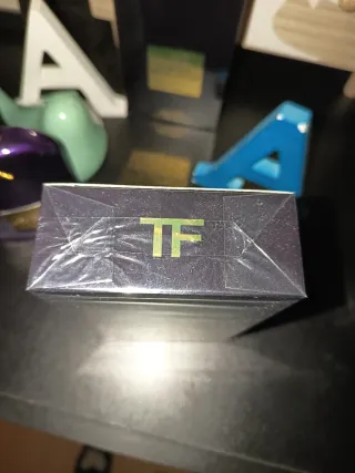 Perfume Tom Ford Velvet Orchid Morado