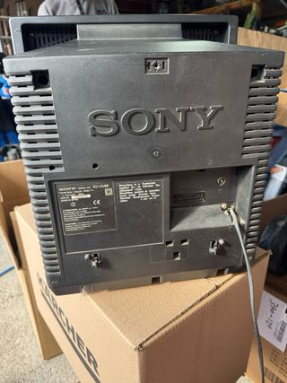 TV Sony Trinitron con VHS