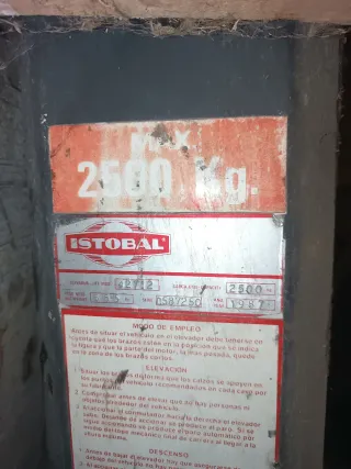 Elevador 2 columnas Istobal 2500Kg