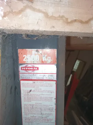 Elevador 2 columnas Istobal 2500Kg