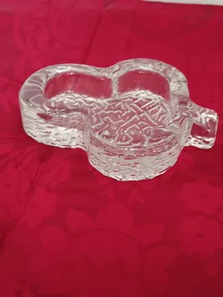 Cinzana de vidro em forma de coração