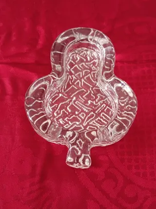 Cinzana de vidro em forma de coração