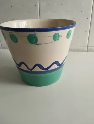 Maceta única pintada a mano. Alemana