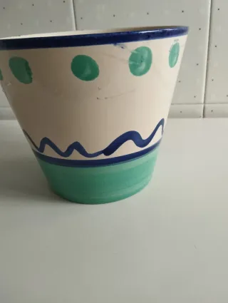 Maceta única pintada a mano. Alemana