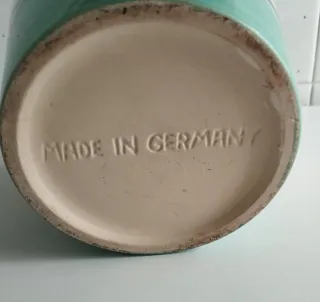 Maceta única pintada a mano. Alemana