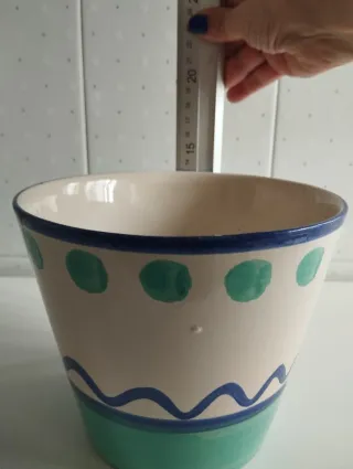 Maceta única pintada a mano. Alemana