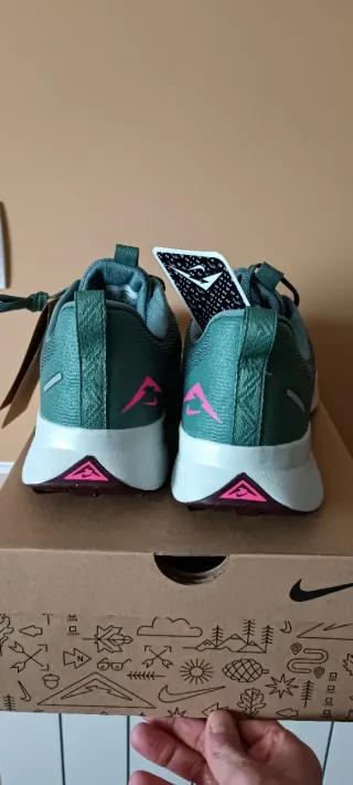 Nike Juniper Trail 3 Talla 45 Verde