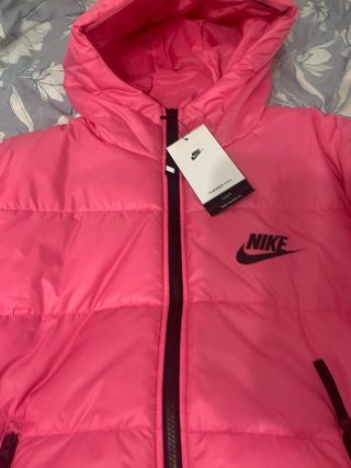 Cazadora Nike rosa